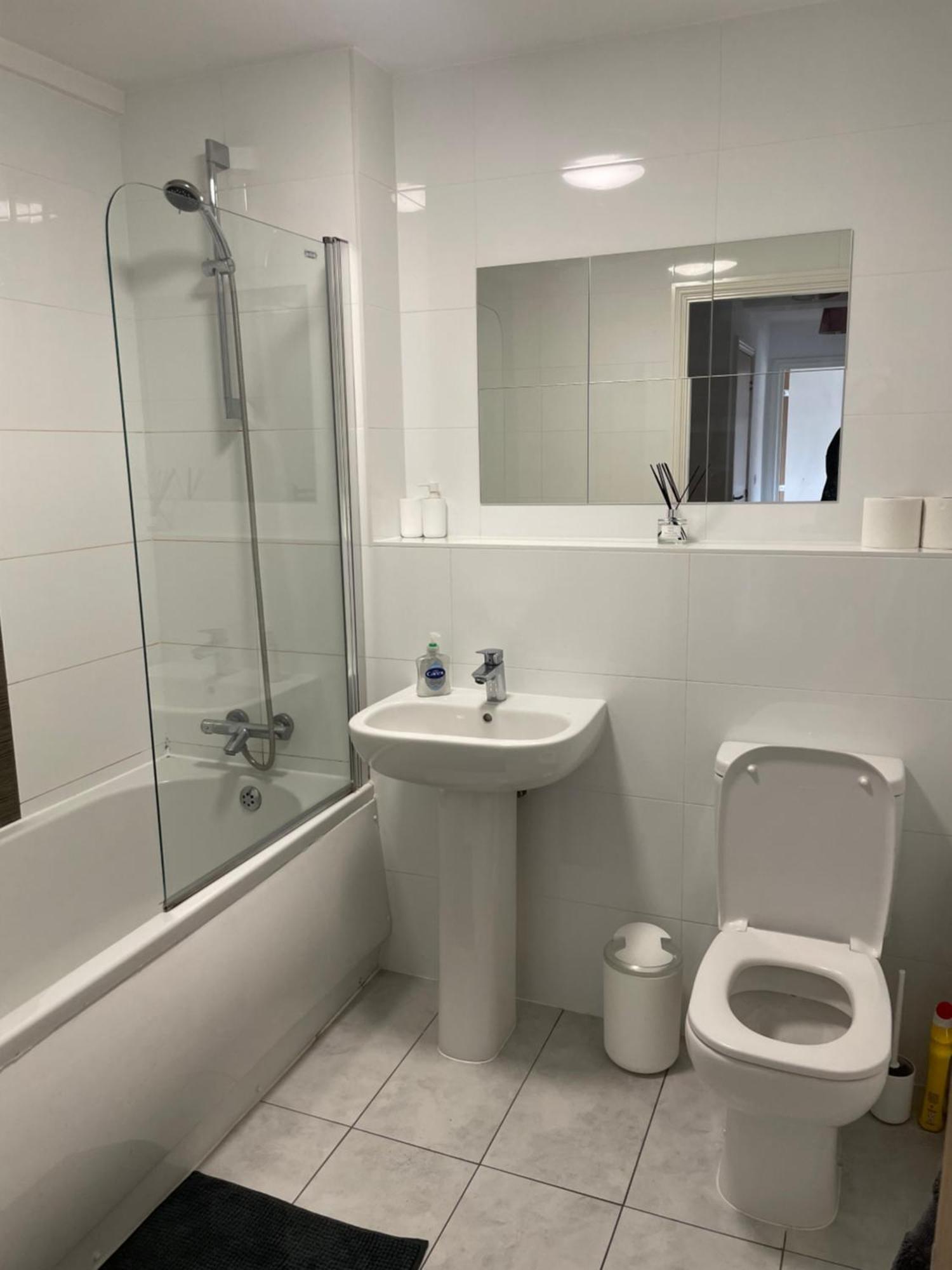 #0611 Two Bedroom Serviced Apartment - Free Parking Derby Exterior foto